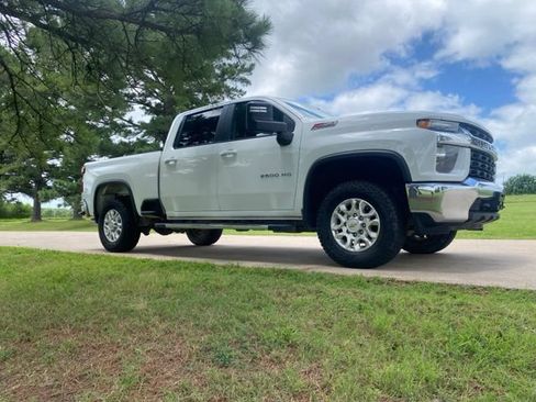 Used 2021 Chevrolet Silverado 2500 LT w/ Z71 Off-Road Package AWD/4WD image 12