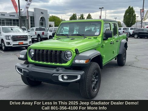 Used 2025 Jeep Gladiator Sport AWD/4WD image 2