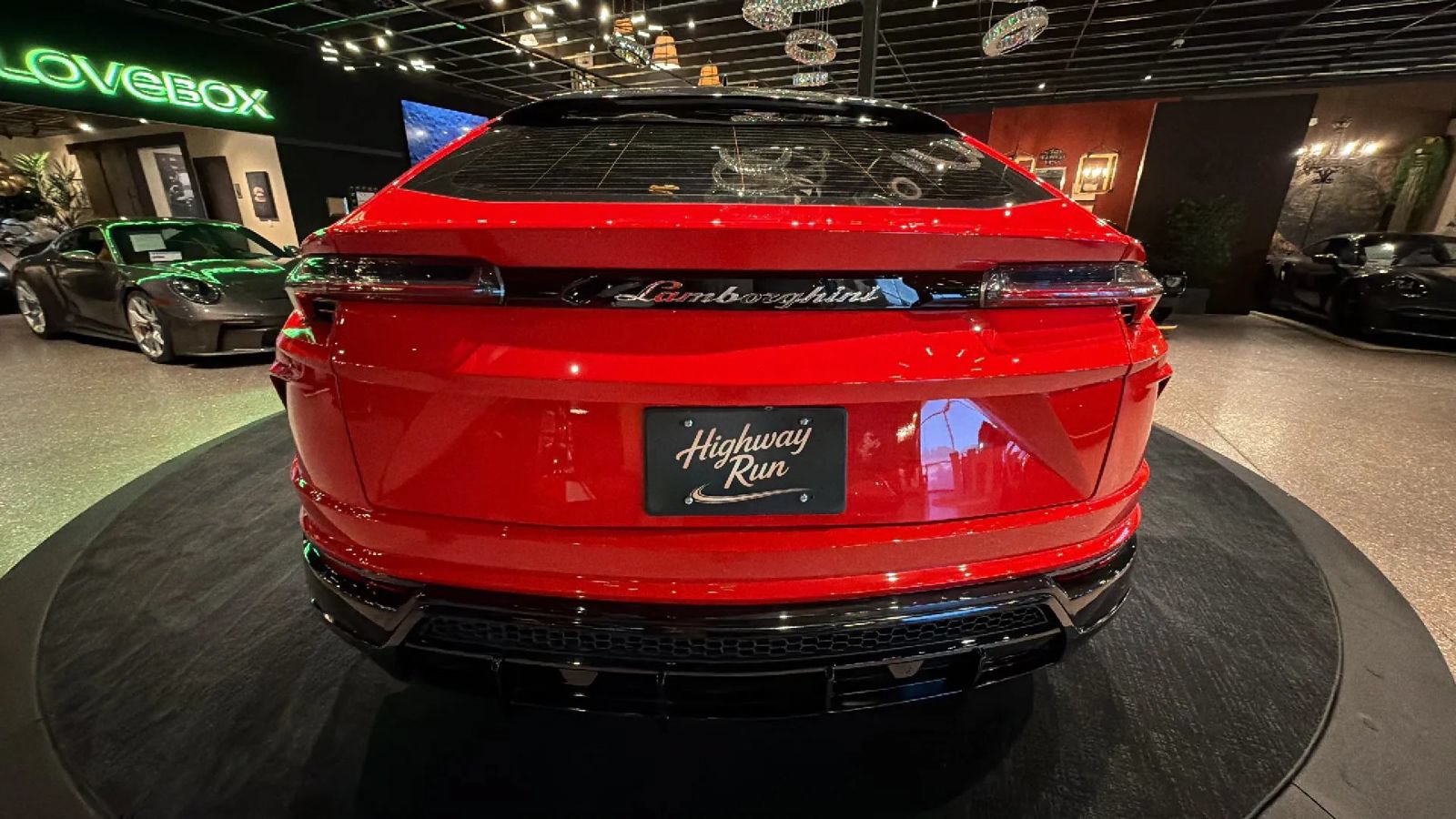 Used 2019 Lamborghini Urus AWD/4WD image 5