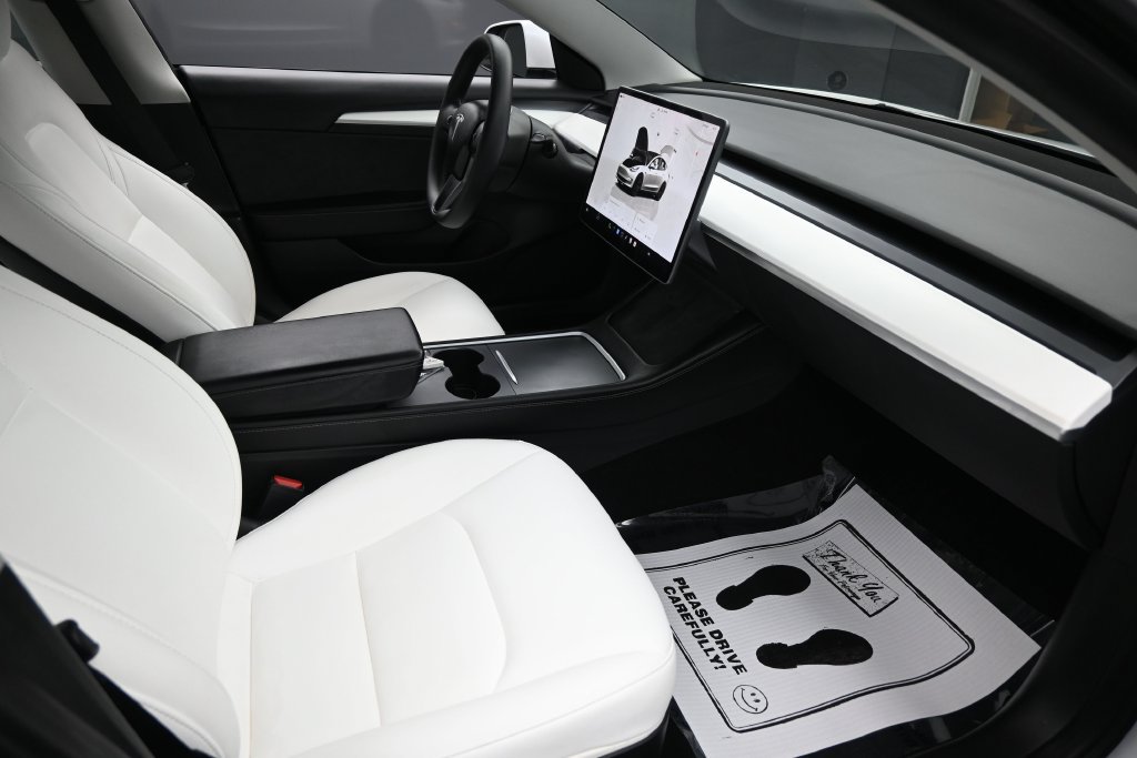 Used 2023 Tesla Model 3 Standard Range RWD image 29