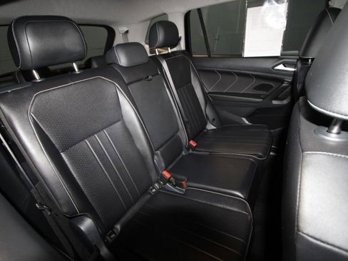 Used 2024 Volkswagen Tiguan SE FWD image 21