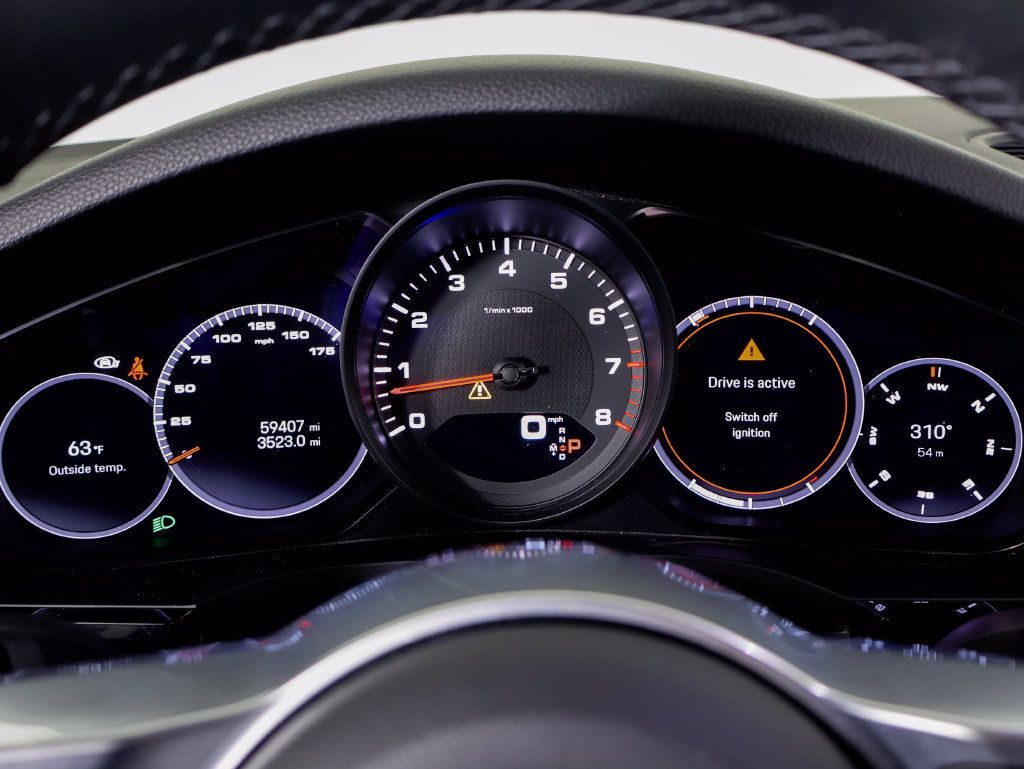 Certified 2022 Porsche Cayenne AWD/4WD image 18