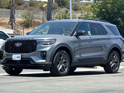 New 2026 Ford Explorer ST-Line w/ ST-Line Street Pack RWD image 7