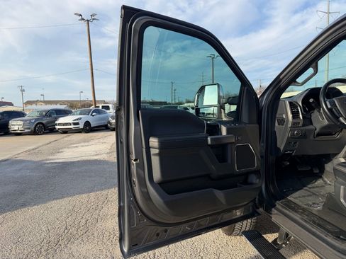 Used 2022 Ford F250 Platinum w/ FX4 Off-Road Package AWD/4WD image 19