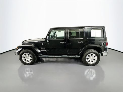 Used 2017 Jeep Wrangler Unlimited Sahara w/ Connectivity Group image 4