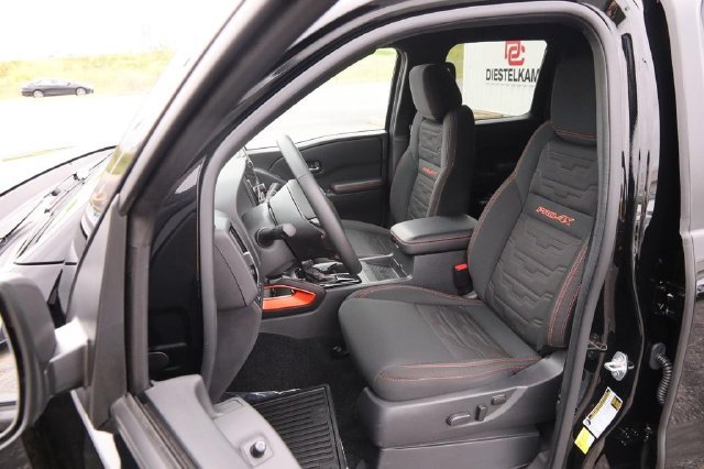 Certified 2025 Nissan Frontier PRO-4X w/ Pro Convenience Package AWD/4WD image 8