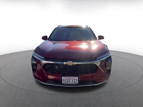 Used 2025 Chevrolet Trax LT image 4