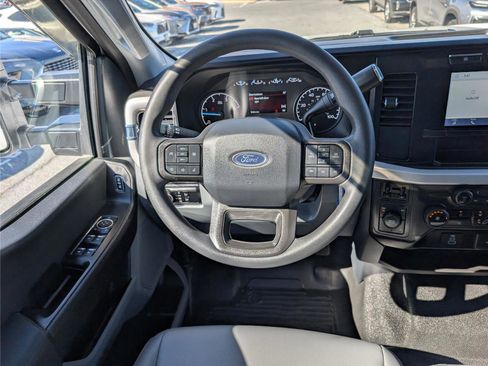 Used 2024 Ford F550 4x4 Crew Cab Super Duty image 16