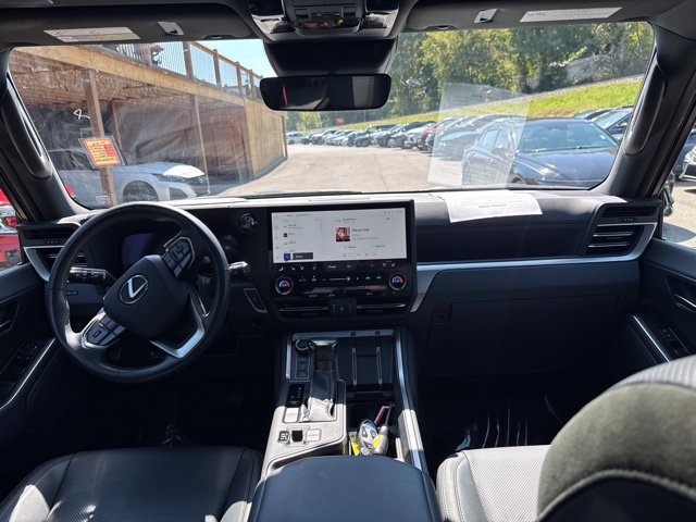 Used 2024 Lexus GX 550 AWD/4WD image 14