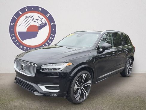 Used 2024 Volvo XC90 B6 Ultimate w/ Protection Package Premier AWD/4WD image 2