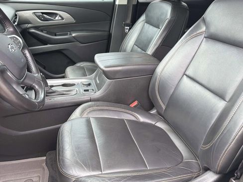 Used 2020 Chevrolet Traverse RS FWD image 13