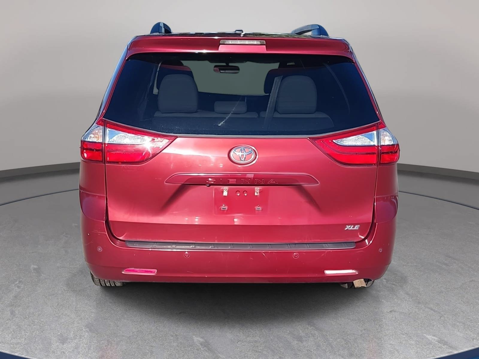 Used 2016 Toyota Sienna XLE Premium FWD image 6