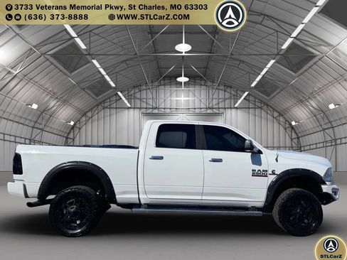 Used 2017 RAM 2500 SLT AWD/4WD image 2