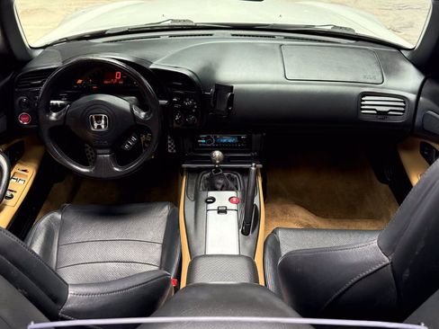 Used 2004 Honda S2000 image 16