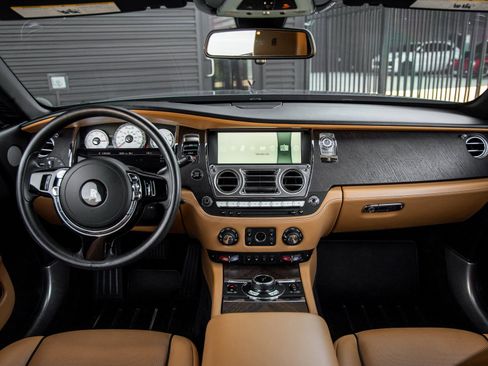 Used 2017 Rolls-Royce Wraith image 4