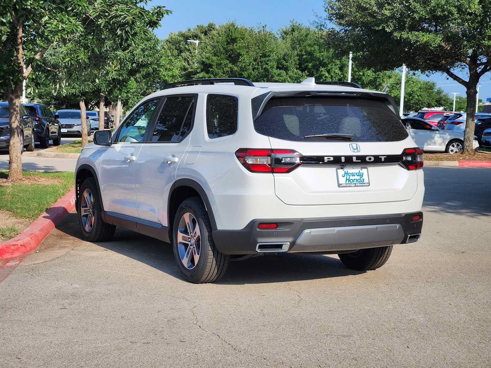 New 2026 Honda Pilot EX-L image 4