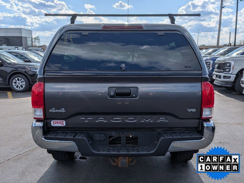Used 2016 Toyota Tacoma SR5 w/ SR5 Appearance Package (SN) AWD/4WD image 5
