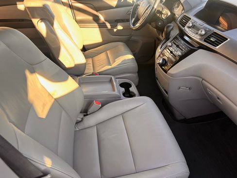Used 2012 Honda Odyssey Touring image 11