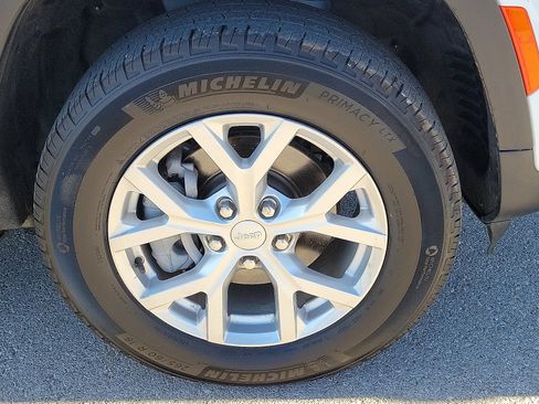 Used 2024 Jeep Grand Cherokee Limited image 7