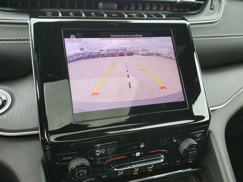 New 2025 Jeep Grand Cherokee L Altitude AWD/4WD image 21