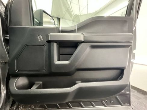 Used 2019 Ford F150 XLT w/ Equipment Group 302A Luxury AWD/4WD image 14