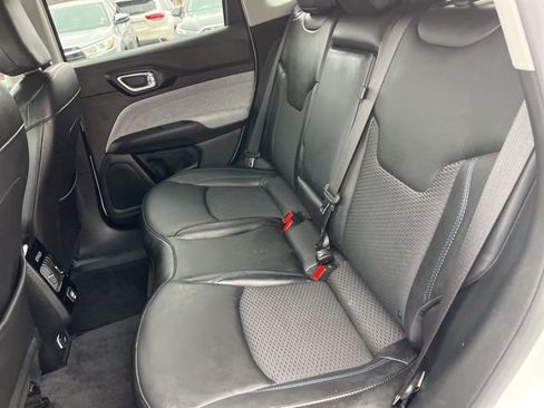 Used 2022 Jeep Compass Latitude image 9
