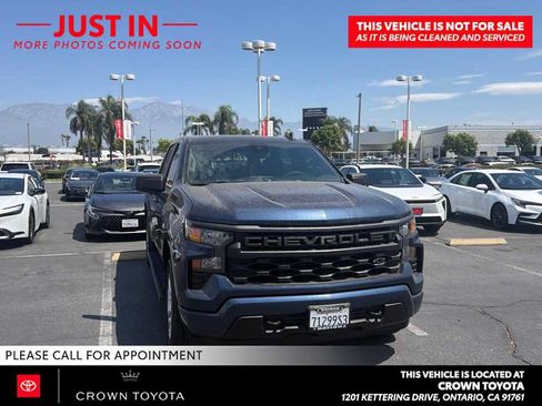 Used 2023 Chevrolet Silverado 1500 Custom w/ LPO, Dark Essentials Package RWD image 2