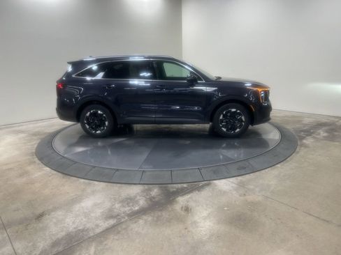 New 2026 Kia Sorento S w/ S Panoramic Sunroof Package FWD image 5