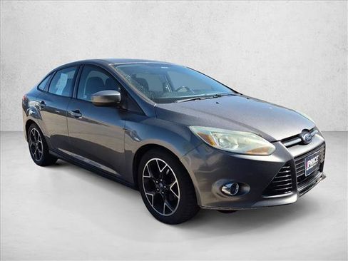 Used 2012 Ford Focus SE FWD image 3