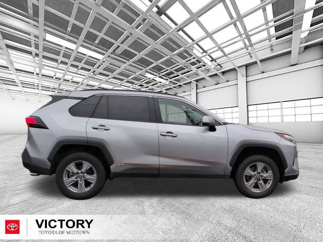 Used 2025 Toyota RAV4 XLE AWD/4WD image 2