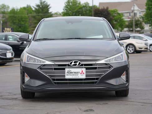 Used 2020 Hyundai Elantra SE FWD image 8