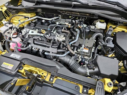 Used 2023 Toyota Corolla Cross SE image 18