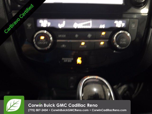 Used 2017 Nissan Rogue SL FWD image 23