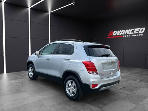 Used 2020 Chevrolet Trax LT w/ LT Convenience Package image 4