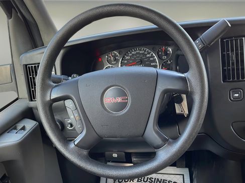 Used 2014 GMC Savana 2500 image 12