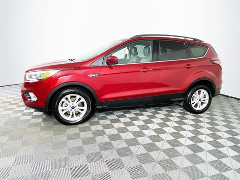 Used 2018 Ford Escape SEL image 4