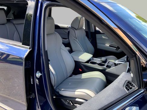 Used 2023 Acura MDX SH-AWD w/ Advance Package image 9