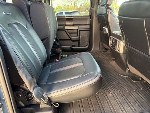 Used 2019 Ford F150 Platinum w/ Equipment Group 701A Luxury AWD/4WD image 33