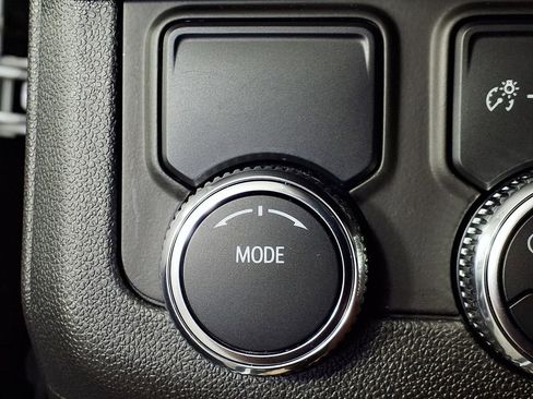 Used 2024 GMC Yukon SLT image 21