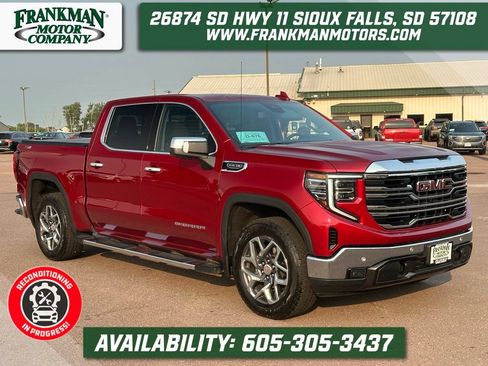Used 2022 GMC Sierra 1500 SLT w/ SLT Premium Plus Package AWD/4WD image 1