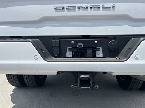 New 2026 GMC Sierra 3500 Denali w/ Denali Reserve Package AWD/4WD image 13