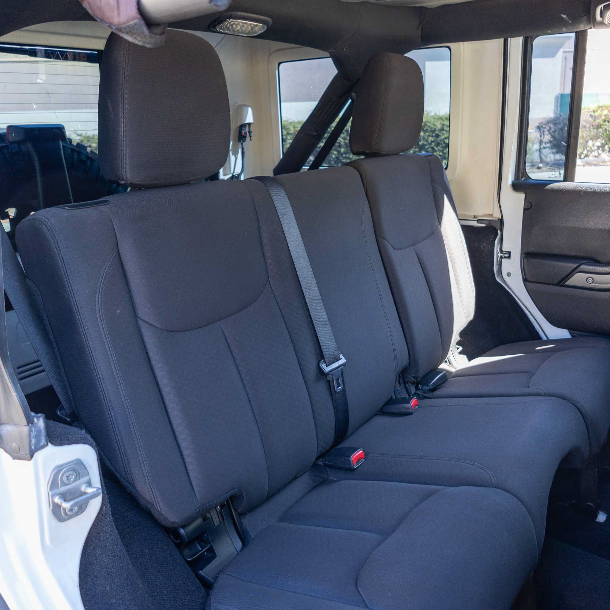 Used 2015 Jeep Wrangler Unlimited Sport w/ Connectivity Group AWD/4WD image 21