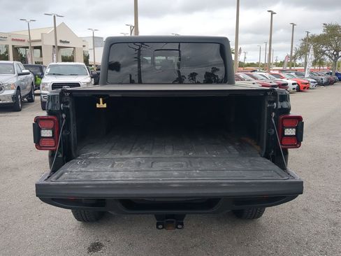 Used 2020 Jeep Gladiator Overland image 13
