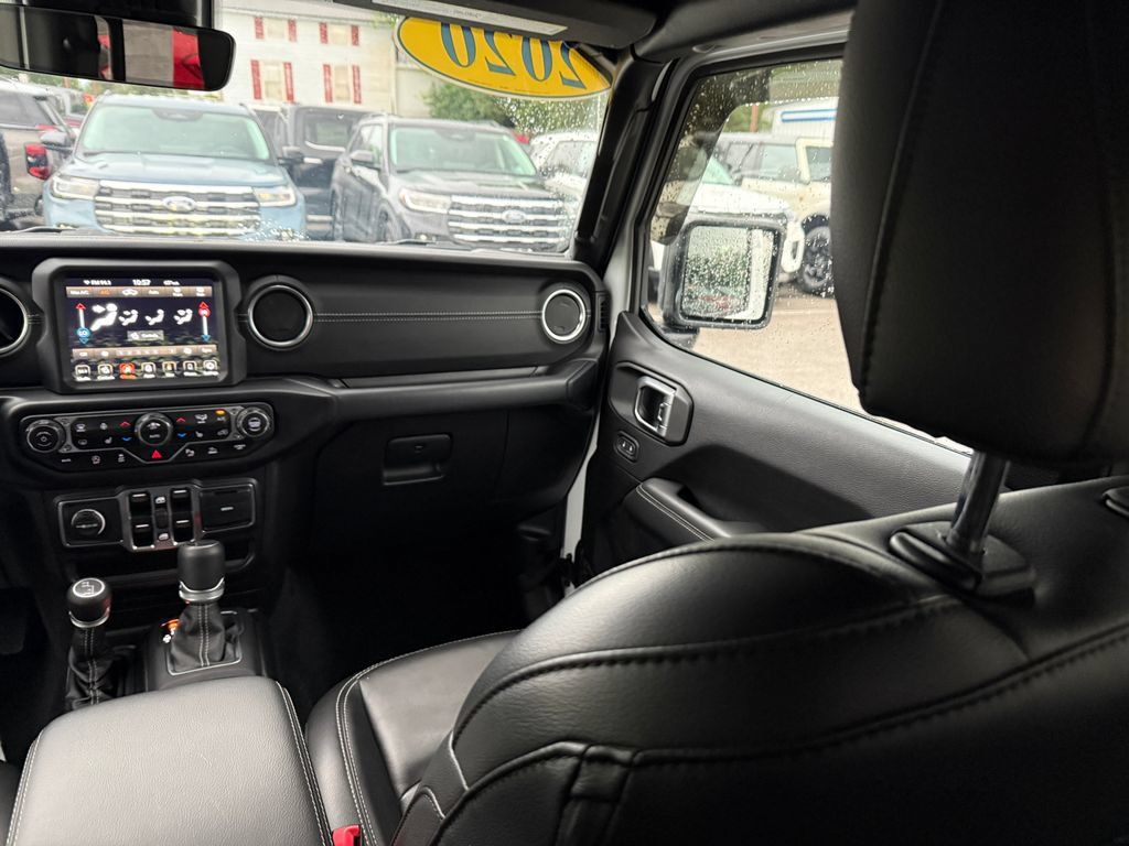 Used 2020 Jeep Gladiator Overland AWD/4WD image 26