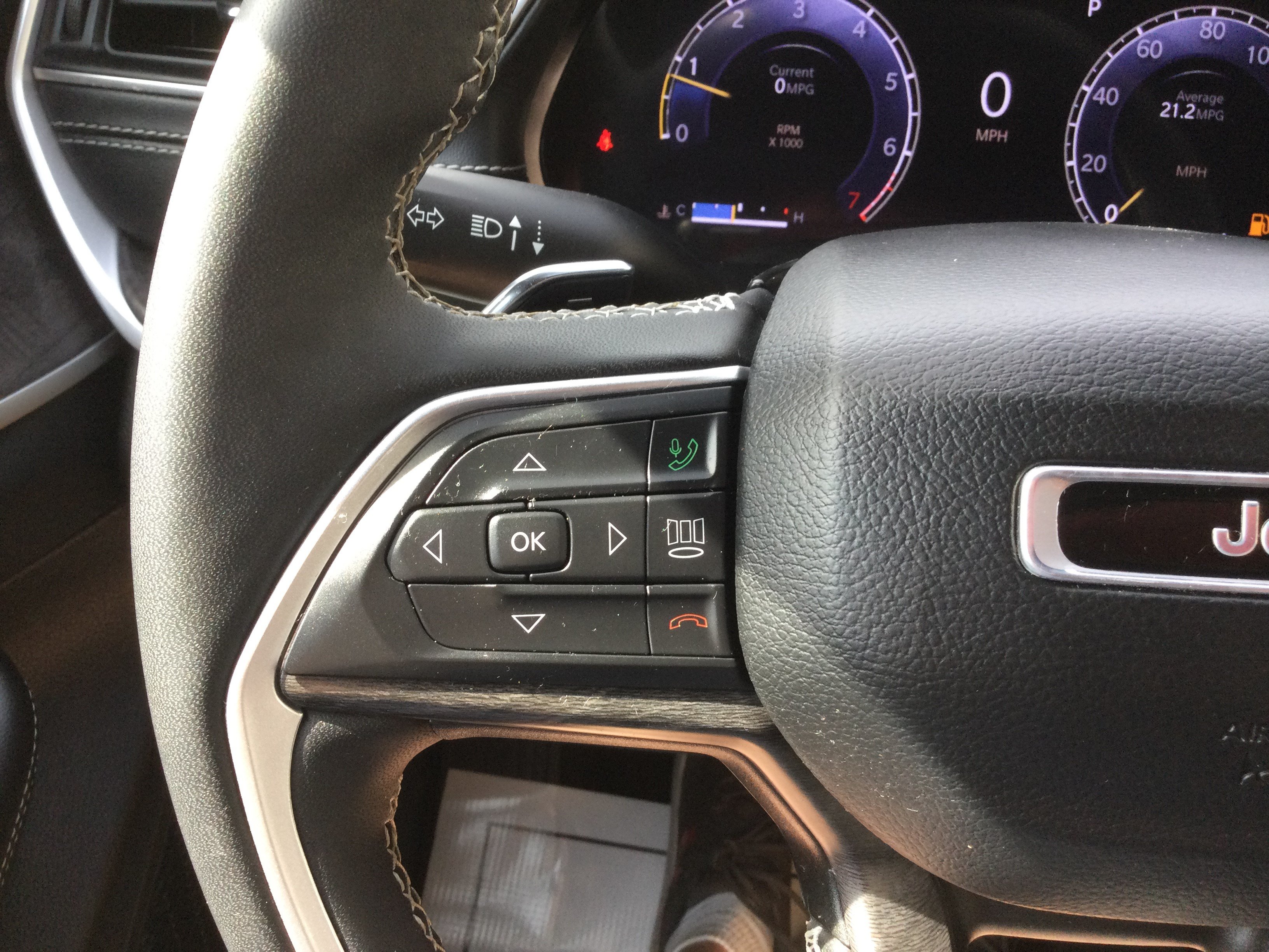 Used 2024 Jeep Grand Cherokee L Limited AWD/4WD image 18
