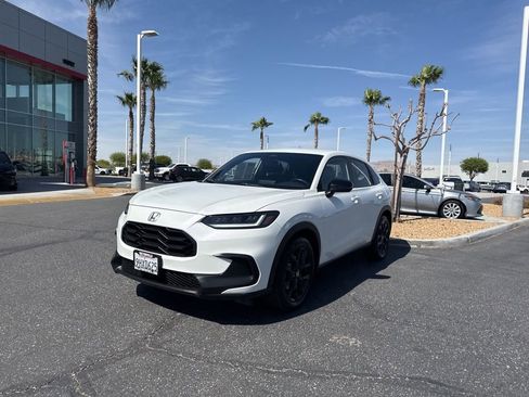 Used 2024 Honda HR-V Sport image 2