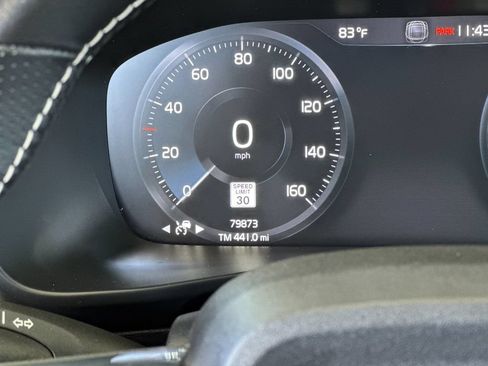 Used 2021 Volvo XC40 T5 R-Design w/ Advanced Package AWD/4WD image 27