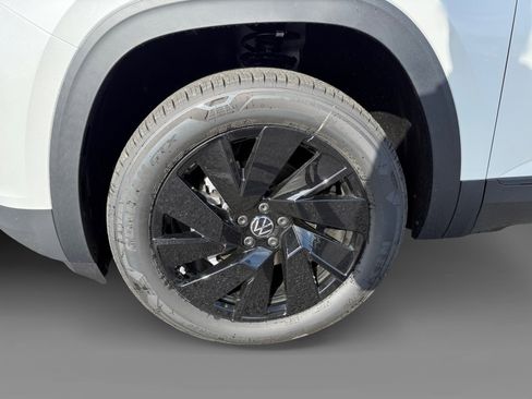 New 2026 Volkswagen Atlas SE image 9