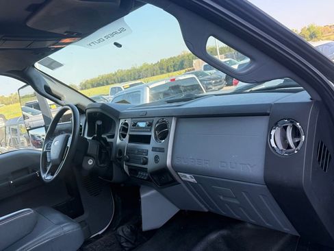 Used 2022 Ford F650 2WD Regular Cab Super Duty image 7