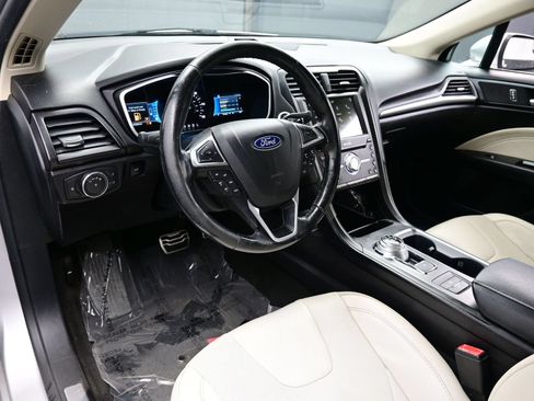 Used 2018 Ford Fusion Titanium FWD image 11